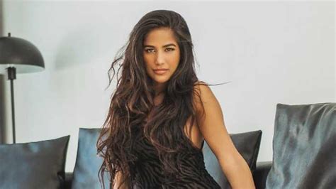 Poonam Pandey Bathroom Video: Poonam Pandey Reveals Ex。